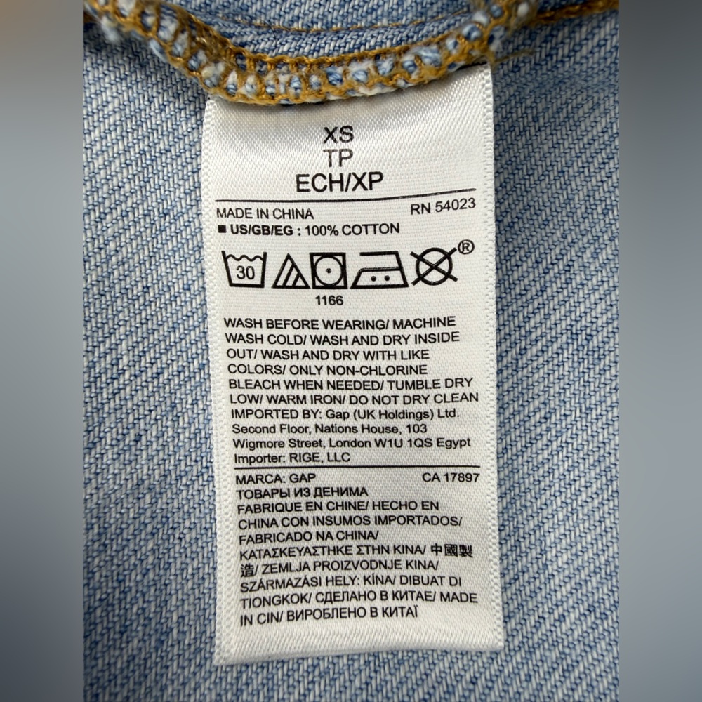 GAP Light Blue Denim Trucker‎ Jacket - Picture 9 of 13